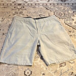 O’Neil Men's Light Gray and white plaid Shorts size 34